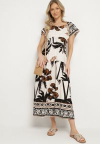 Born2be - Czarna Rozkloszowana Sukienka z Wiskozy w Wakacyjny Wzór Ellioma. Okazja: na spacer. Kolor: czarny. Materiał: wiskoza. Długość rękawa: krótki rękaw. Sezon: lato. Styl: wakacyjny #4