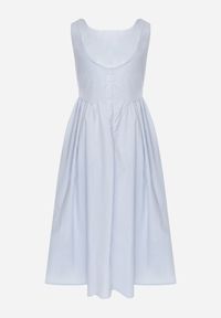 Born2be - Jasnoniebieska Sukienka Bawełniana o Rozkloszowanym Fasonie z Dekoltem Łódką i Kieszeniami Elenira. Typ kołnierza: dekolt w łódkę. Kolor: niebieski. Materiał: bawełna. Typ sukienki: rozkloszowane. Styl: elegancki #2