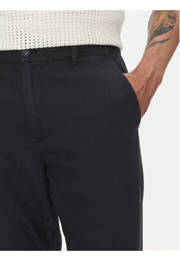 Lindbergh Spodnie materiałowe 30-008031 Granatowy Relaxed Fit. Kolor: niebieski. Materiał: bawełna