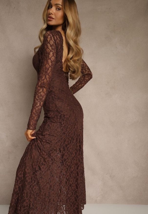 Renee - Brązowa Elegancka Sukienka z Koronki z Odkrytymi Plecami Lilafera. Okazja: na co dzień. Typ kołnierza: dekolt na plecach. Kolor: brązowy. Materiał: koronka. Długość rękawa: na ramiączkach. Wzór: koronka. Styl: elegancki