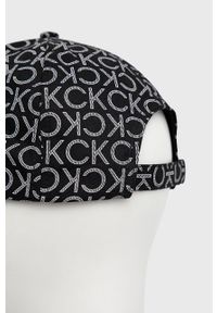 Calvin Klein czapka kolor czarny wzorzysta. Kolor: czarny. Materiał: bawełna