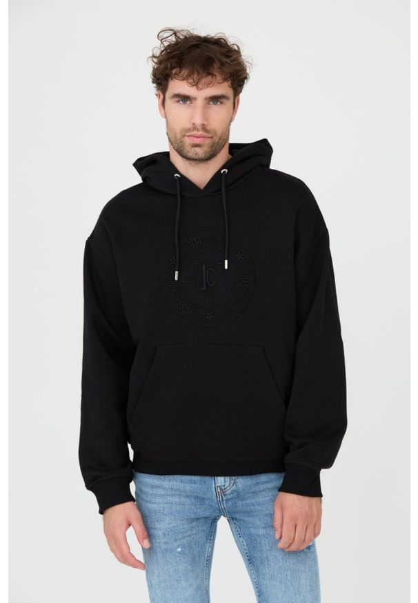 Just Cavalli - JUST CAVALLI Czarna męska bluza z kapturem i haftowanym logo O Fiche, Rozmiar XL. Typ kołnierza: kaptur. Kolor: czarny. Wzór: haft