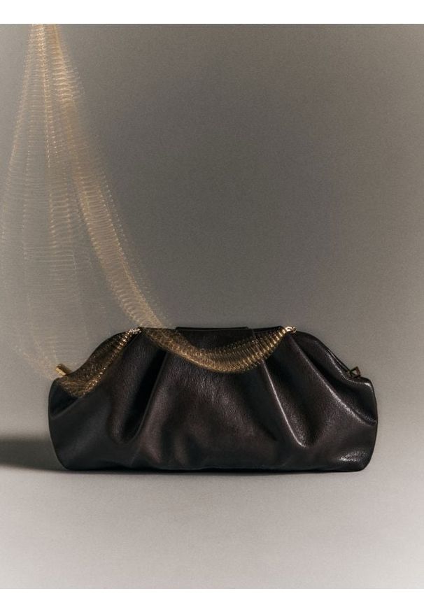 Reserved - Mała torebka na ramię - ciemnobrązowy. Kolor: brązowy. Materiał: skórzane. Rozmiar: małe. Rodzaj torebki: na ramię