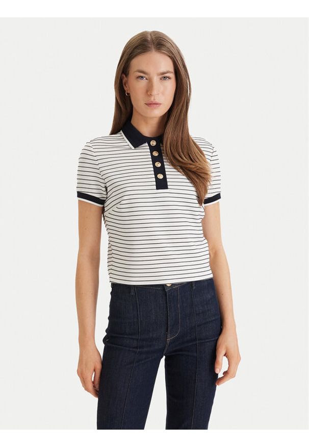 Guess Polo W6GP17 K2946 Biały Regular Fit. Typ kołnierza: polo. Kolor: biały. Materiał: wiskoza