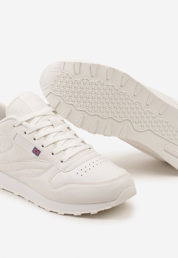 Born2be - Białe Buty Sportowe Sneakersy na Płaskiej Podeszwie z Przeszyciami Axalean. Okazja: na co dzień. Zapięcie: sznurówki. Kolor: biały. Materiał: jeans. Obcas: na płaskiej podeszwie