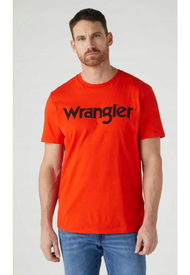 Wrangler - WRANGLER LOGO TEE MĘSKI T-SHIRT KOSZULKA Z NADRUKIEM LOGO W7X1D3R42. Wzór: nadruk