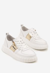 Renee - Białe Sneakersy ze Skóry Naturalnej z Metalicznym Zdobieniem Zorentee. Okazja: na co dzień, na spacer. Kolor: biały. Materiał: skóra. Wzór: aplikacja. Sport: turystyka piesza #6
