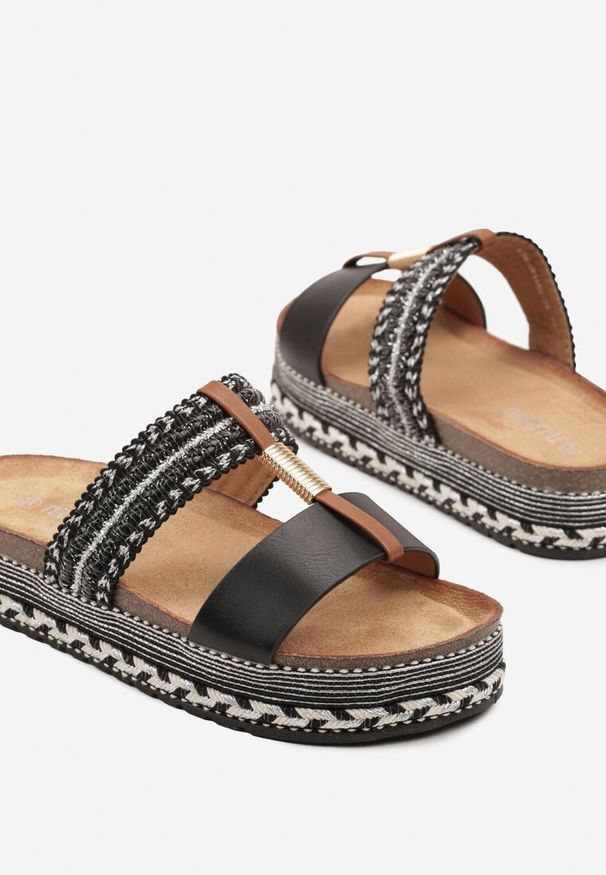 Born2be - Czarne Klapki w Stylu Boho Zdobione Plecionką i Metaliczną Nicią Vileldi. Okazja: na spacer. Kolor: czarny. Materiał: len. Wzór: aplikacja. Styl: boho