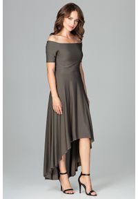 Lenitif - Asymetryczna sukienka z odkrytymi ramionami oliwkowa. Kolor: oliwkowy. Materiał: tkanina. Wzór: gładki. Typ sukienki: asymetryczne, z odkrytymi ramionami. Styl: elegancki #1