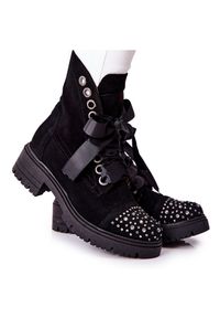 Zamszowe Botki Workery Lewski Shoes Wiązane 3069 Czarne. Kolor: czarny. Materiał: zamsz. Wzór: aplikacja