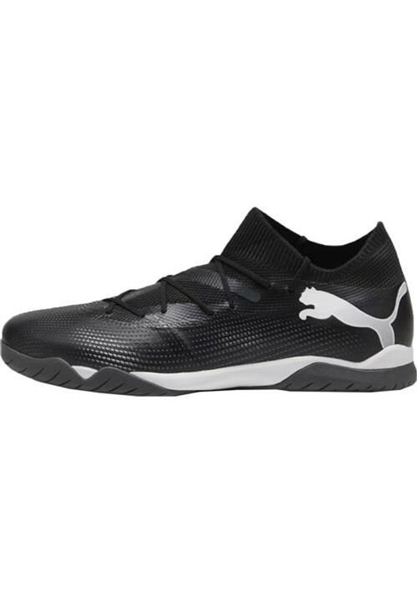 Buty piłkarskie męskie Puma Future 7 Match It. Zapięcie: sznurówki. Kolor: biały, czarny, wielokolorowy. Materiał: syntetyk, materiał. Szerokość cholewki: normalna. Sport: piłka nożna