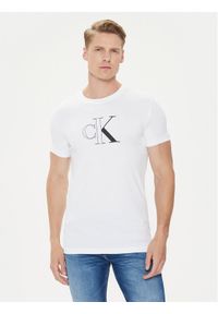 Calvin Klein Jeans T-Shirt Outline Monologo J30J325678 Biały Slim Fit. Kolor: biały. Materiał: bawełna