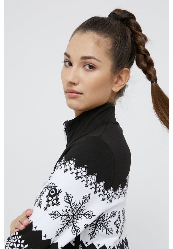 Newland - Bluza. Okazja: na co dzień. Kolor: czarny. Materiał: dzianina, materiał. Styl: casual