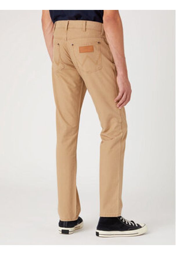Wrangler Spodnie materiałowe Greensboro W15QDRC20 112334233 Beżowy Straight Leg. Kolor: beżowy. Materiał: bawełna