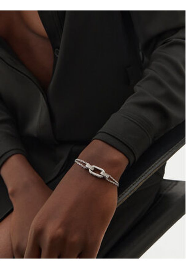 Guess Bransoletka JUBB04 581JW Srebrny. Materiał: metalowe. Kolor: srebrny