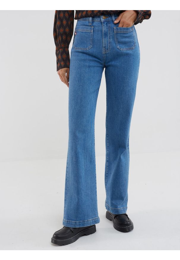 Big-Star - Spodnie jeans damskie wide niebieskie Celia 414. Stan: podwyższony. Kolor: niebieski. Długość: krótkie. Wzór: aplikacja. Sezon: lato. Styl: retro