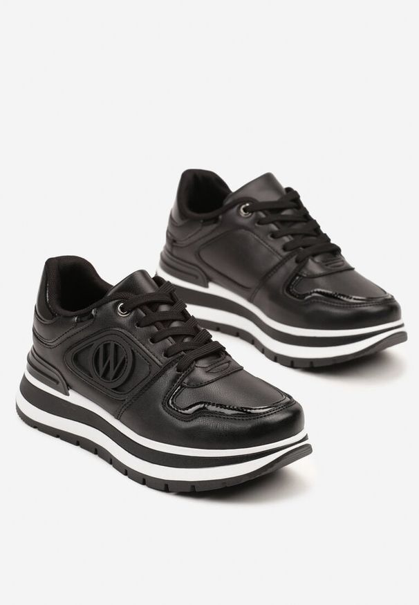 Renee - Czarne Sneakersy na Platformie ze Sznurowaniem i Ozdobą Arivania. Okazja: na co dzień, na spacer. Zapięcie: sznurówki. Kolor: czarny. Materiał: jeans. Wzór: aplikacja. Obcas: na platformie. Sport: turystyka piesza