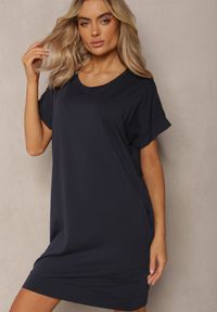 Renee - Granatowa T-shirtowa Sukienka Pudełkowa z Elastycznej Bawełny Ellensa. Kolor: niebieski. Materiał: bawełna. Styl: wakacyjny. Długość: mini #4