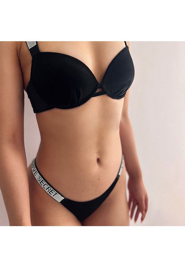 Intica - Bikini koronkowe z elastycznym wykończeniem czarne Barteldina. Kolor: czerwony. Materiał: koronka. Wzór: koronka