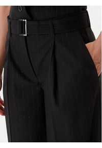 Guess Spodnie palazzo W5BB13 W2422 Czarny Regular Fit. Kolor: czarny. Materiał: syntetyk #5
