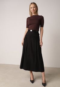 Born2be - Czarna Wiskozowa Spódnica o Rozkloszowanym Kroju z Plisami i Paskiem Rolea. Okazja: na co dzień. Kolor: czarny. Materiał: wiskoza. Styl: casual, elegancki, klasyczny #1