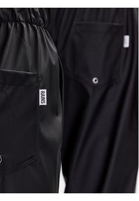Rains Spodnie materiałowe 18560 Czarny Comfortable Fit. Kolor: czarny. Materiał: syntetyk #3