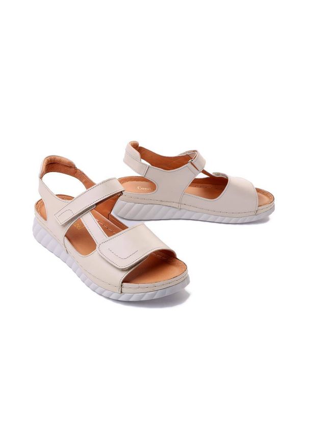 Comfortabel - COMFORTABEL 710137-08 beige, sandały damskie. Zapięcie: rzepy. Kolor: beżowy. Materiał: skóra