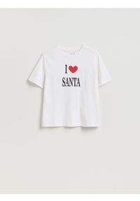 Reserved - T-shirt ze świątecznym motywem - biały. Kolor: biały. Materiał: dzianina, bawełna. Styl: wizytowy