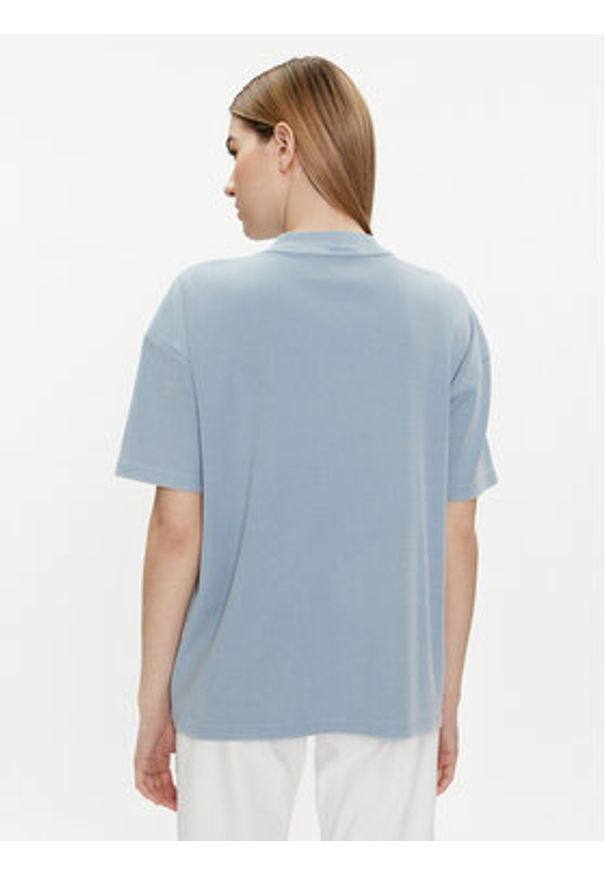 Calvin Klein Jeans T-Shirt J20J223278 Niebieski Boyfriend Fit. Kolor: niebieski. Materiał: bawełna