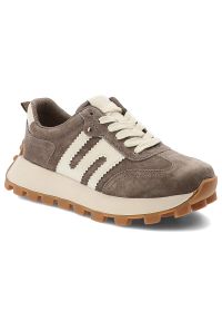 Sneakersy damskie Filippo cholewka z naturalnej skóry zamszowej z naszywanymi panelami ze skóry licowej i klasycznym sznurowaniem z widocznymi przesz. Kolor: brązowy. Materiał: skóra, zamsz. Szerokość cholewki: normalna. Styl: klasyczny #5