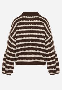 Born2be - Ciemnobrązowy Sweter Oversize z Wełną i Wiskozą o Luźnym Splocie w Paski Ternose. Okazja: na co dzień. Kolor: brązowy. Materiał: wełna, wiskoza. Wzór: ze splotem, paski. Styl: klasyczny, casual #7