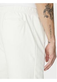 Guess Spodnie dresowe Z5GB06 K6ZS1 Biały Regular Fit. Kolor: biały. Materiał: bawełna #4
