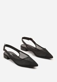 Renee - Czarne Sandały Typu Slingback z Siateczkową Cholewką Medeora. Okazja: na co dzień. Nosek buta: szpiczasty. Zapięcie: sprzączka. Kolor: czarny. Materiał: jeans. Styl: casual