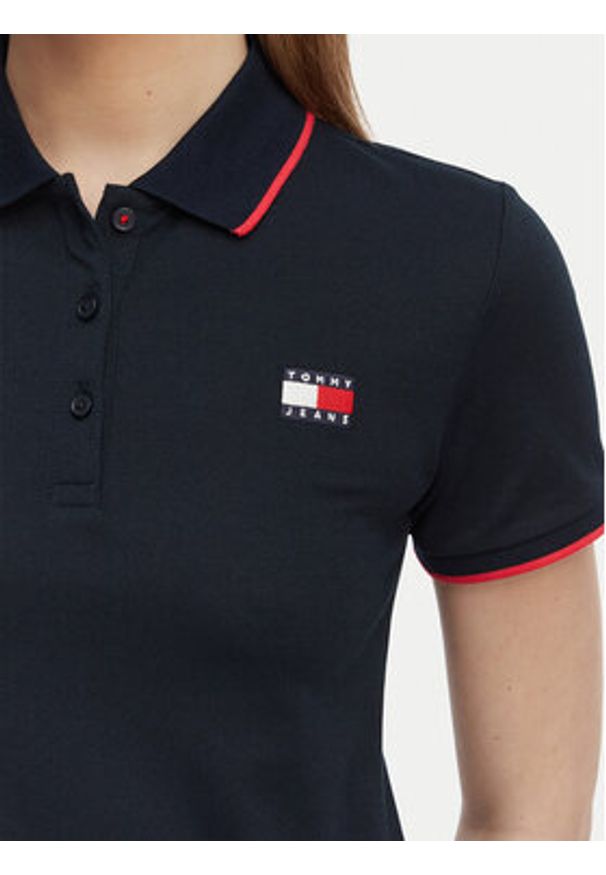 Tommy Jeans Sukienka codzienna Tommy Badge DW0DW22328 Granatowy Relaxed Fit. Okazja: na co dzień. Kolor: niebieski. Materiał: bawełna. Typ sukienki: proste. Styl: casual