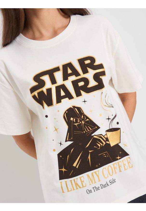 Sinsay - Koszulka z nadrukiem Star Wars - kremowy. Kolor: kremowy. Wzór: nadruk, motyw z bajki