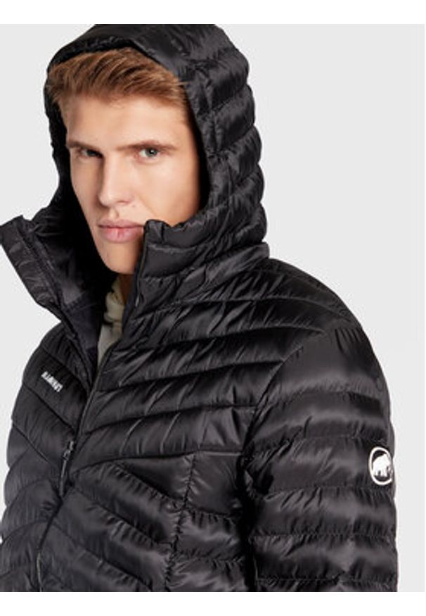 Mammut Kurtka zimowa Albula 1013-01781-0001-115 Czarny Regular Fit. Kolor: czarny. Materiał: syntetyk. Sezon: zima