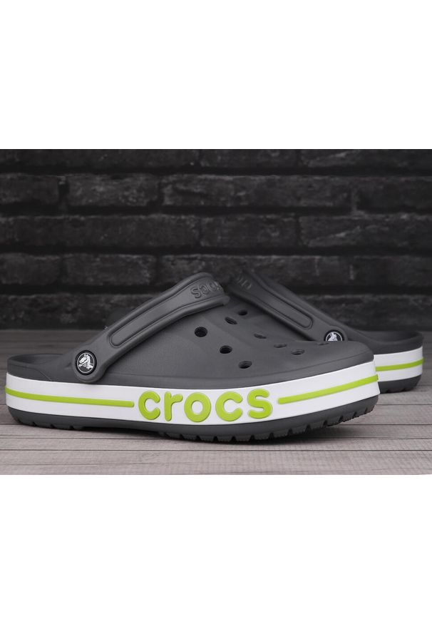 Klapki sportowe Crocs CROCBAND. Kolor: biały, zielony, wielokolorowy, szary. Styl: sportowy
