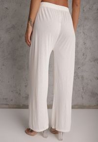 Renee - Białe Spodnie z Bawełną o Szerokim Kroju z Cyrkoniami Azirene. Okazja: na co dzień. Kolor: biały. Materiał: bawełna. Styl: casual #5