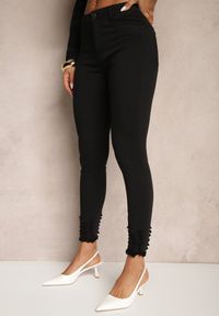 Renee - Czarne Przetarte Jeansy Skinny High Waist z Wiskozą Aveledia. Okazja: na co dzień. Stan: podwyższony. Kolor: czarny. Długość: do kostek. Wzór: aplikacja. Styl: casual, elegancki #5