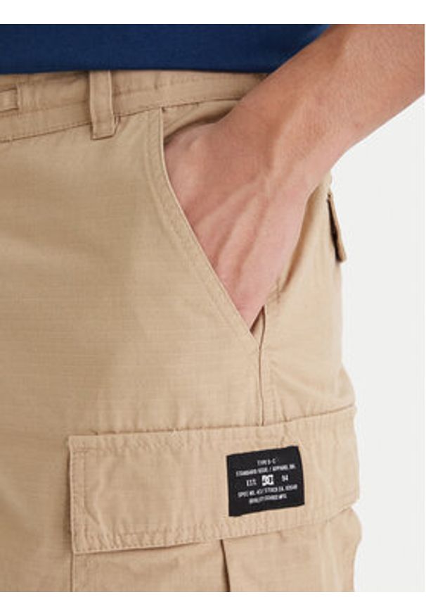 DC Shoes Szorty materiałowe Tundra ADYWS03086 Beżowy Regular Fit. Kolor: beżowy. Materiał: bawełna