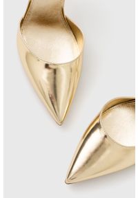 MICHAEL Michael Kors szpilki skórzane Imani kolor złoty 40S3IMHP1L. Zapięcie: klamry. Kolor: złoty. Materiał: skóra. Obcas: na szpilce. Wysokość obcasa: średni #2