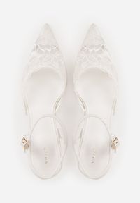 Born2be - Białe Koronkowe Szpilki VICES z Odkrytą Piętą w Eleganckim Stylu Vitavia. Okazja: na wesele, na co dzień, na spotkanie biznesowe, na ślub cywilny. Zapięcie: pasek. Kolor: biały. Materiał: koronka. Wzór: koronka. Obcas: na szpilce. Styl: elegancki #3