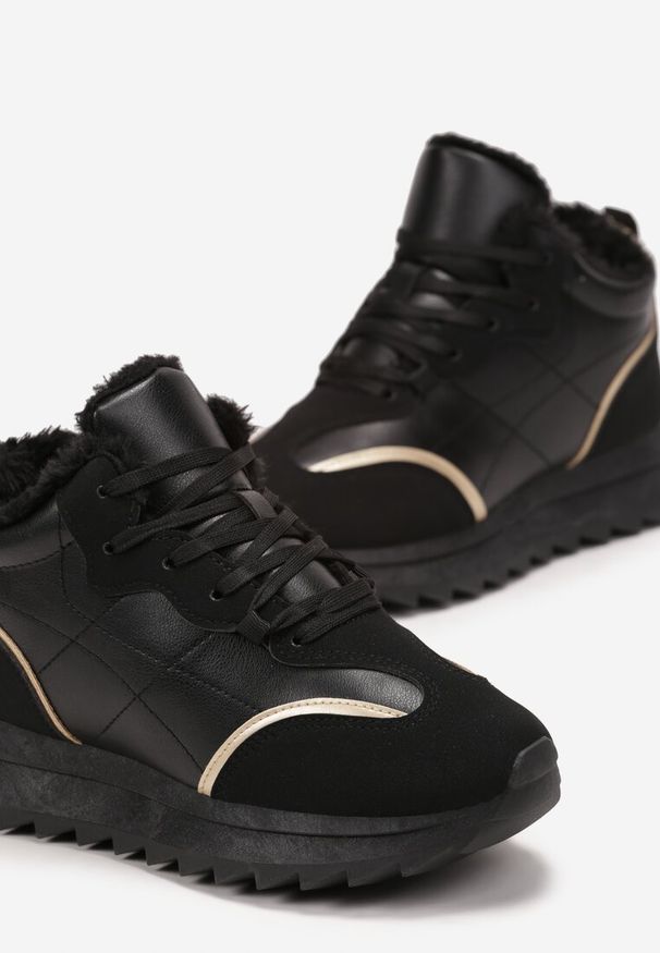 Born2be - Czarne Ocieplane Sneakersy na Grubej Podeszwie z Ozdobnymi Wstawkami i Sznurowaniem Loara. Kolor: czarny. Sezon: jesień, zima. Obcas: na płaskiej podeszwie