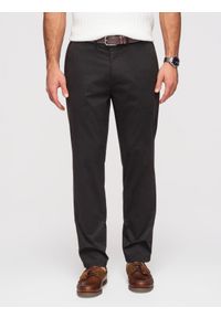 Ombre Clothing - Jednolite męskie spodnie chino REGULAR FIT – czarne V5 - Rozmiar: XL. Okazja: na co dzień, do pracy. Kolor: czarny. Materiał: materiał, bawełna, elastan. Wzór: jednolity. Styl: elegancki, casual