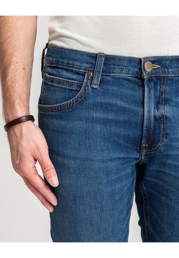 Lee - LEE MĘSKIE SPODNIE JEANSOWE LUKE PEACE TRAIN 112342254 L719015517. Styl: klasyczny