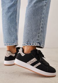 Born2be - Czarno-Panterkowe Sneakersy z Ozdobnymi Naszywkami z Boku Galdexis. Okazja: na co dzień, do pracy, na spacer. Zapięcie: pasek. Kolor: czarny. Materiał: jeans. Wzór: aplikacja. Sport: turystyka piesza #2