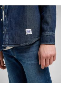 Lee - MESKA KOSZULA JEANSOWA LEE NO POCKET BUTTON DOWN BLUE RIDGE 112370477. Typ kołnierza: button down. Materiał: jeans #5