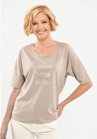 Volcano - Bluzka z printem, Comfort Fit, T-MOOM. Kolor: kremowy. Materiał: bawełna, materiał, skóra. Długość rękawa: krótki rękaw. Długość: krótkie. Wzór: nadruk