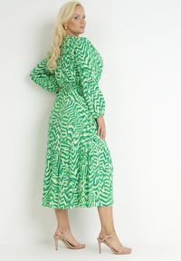 Born2be - Zielona Kopertowa Sukienka Maxi z Wiązanym Paskiem Aprlia. Kolor: zielony. Materiał: tkanina, materiał, wiskoza. Typ sukienki: kopertowe. Długość: maxi #4