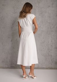 Renee - Biała Sukienka na Guziki z Gorsetowym Panelem z Klamrami w Talii Frose. Typ kołnierza: dekolt gorset. Kolor: biały. Typ sukienki: gorsetowe. Długość: midi #4